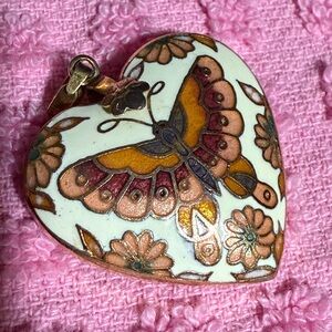 Beautiful Cloisonné Heart pendant